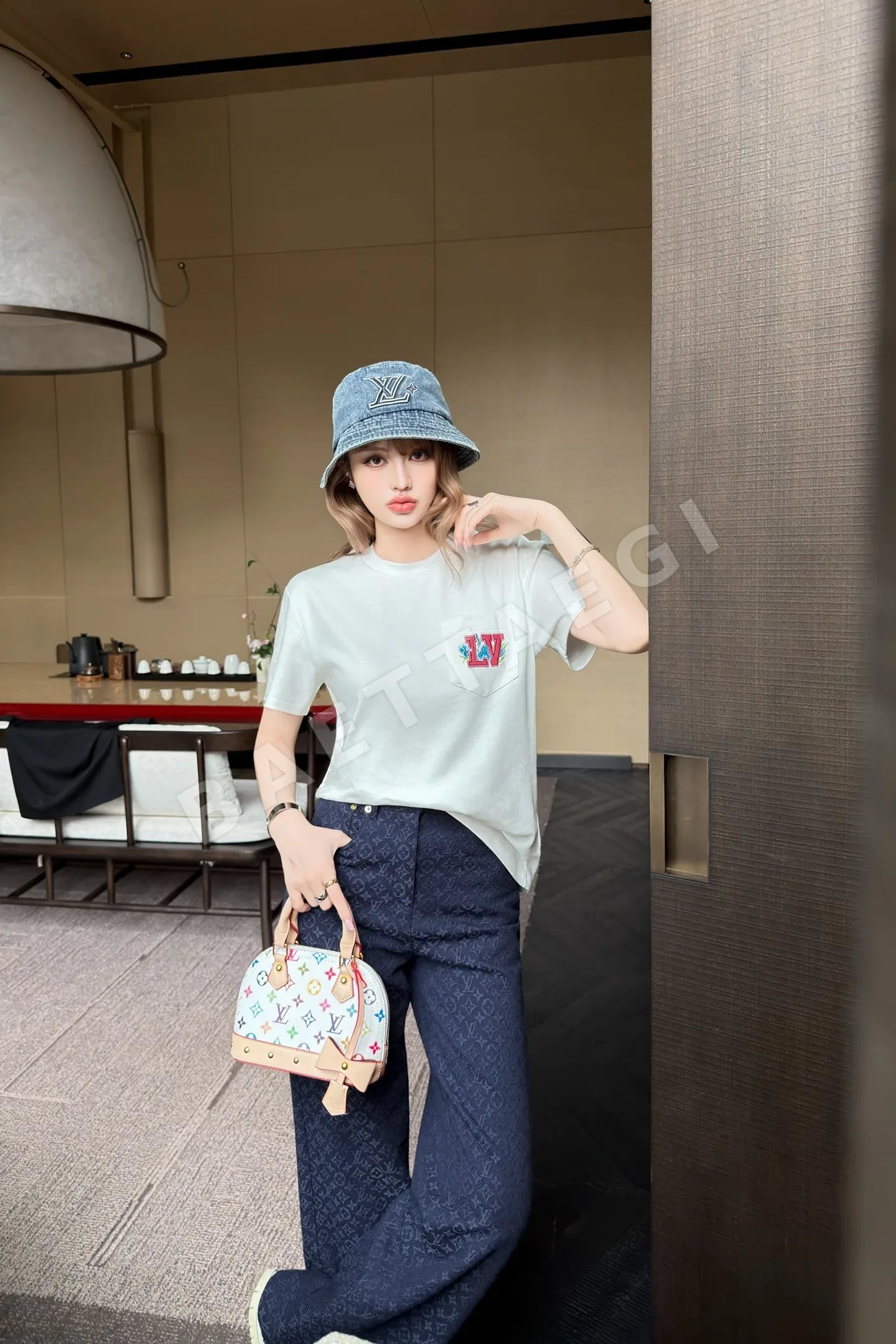 루이비통 여성 반팔 티셔츠 41456