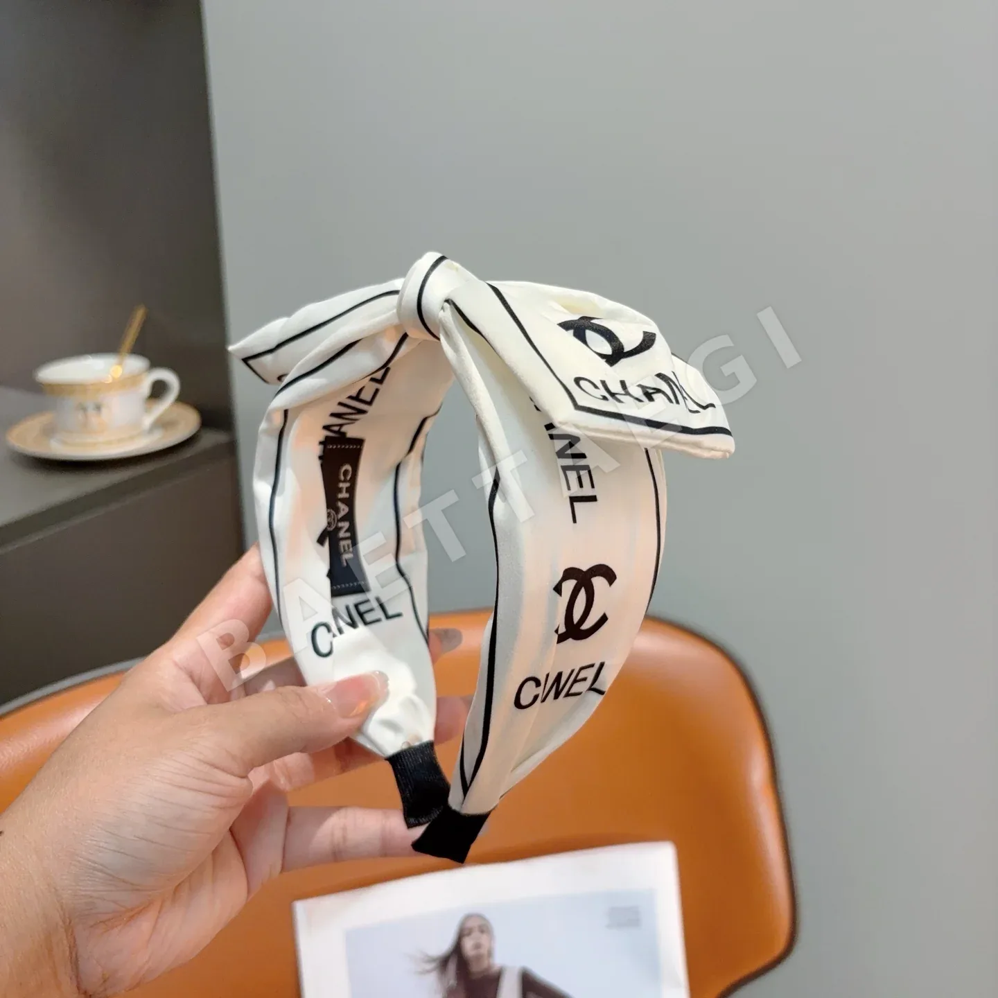 샤넬 와이드 리본 헤드밴드 헤어악세 상세 이미지 2