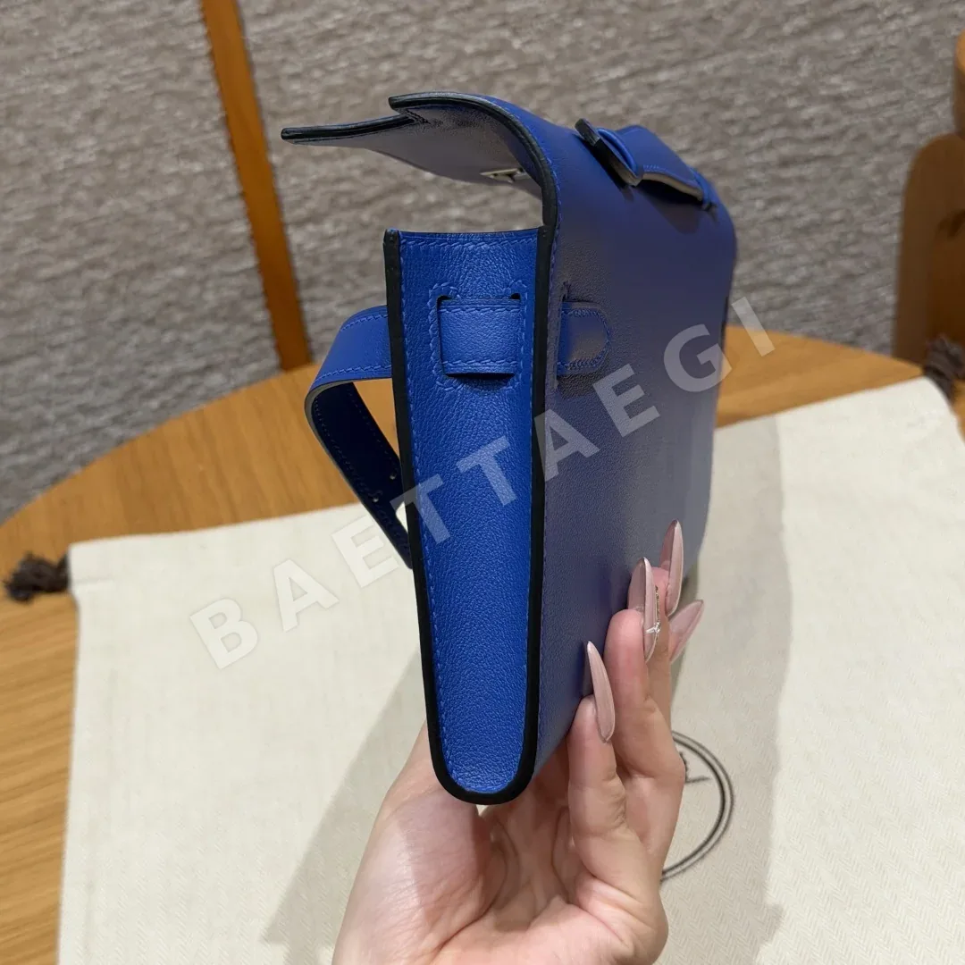 에르메스 켈리 블루 일렉트릭 스위프트 가죽 핸드백 상세 이미지 4