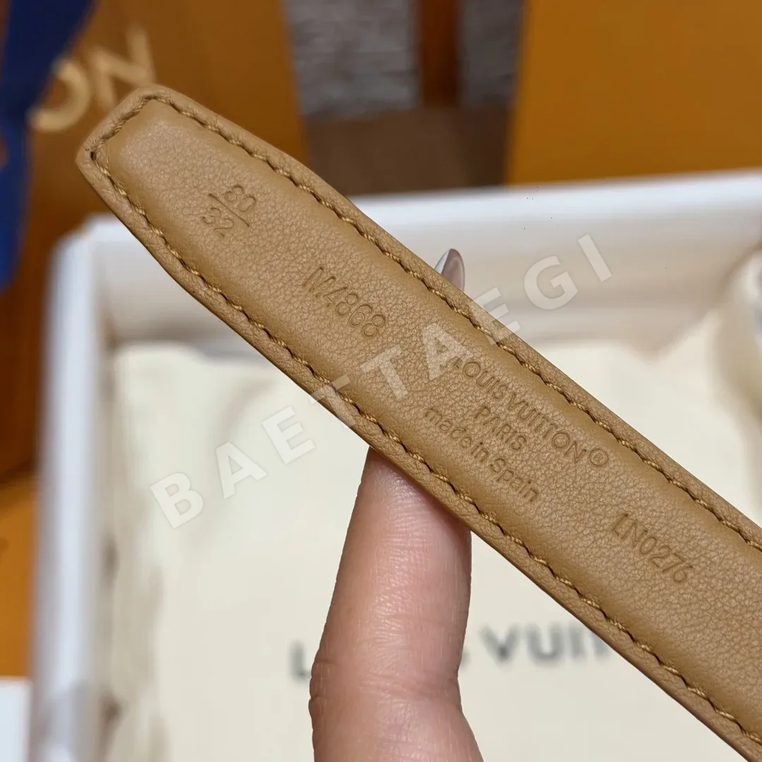 루이비통 블룸 리버시블 소가죽 벨트 상세 이미지 8