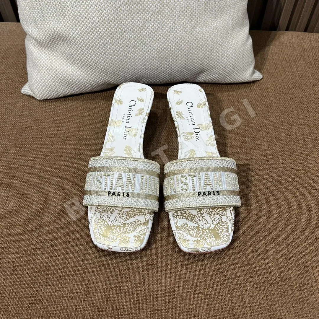 디올 자수 라운드 힐 샌들 141769