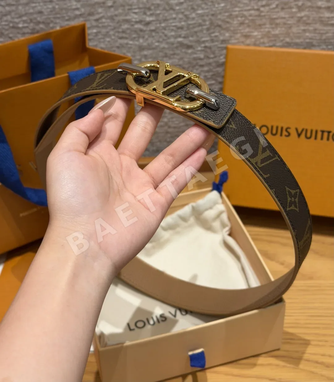 루이비통 이니셜 30mm 리버시블 벨트 상세 이미지 4