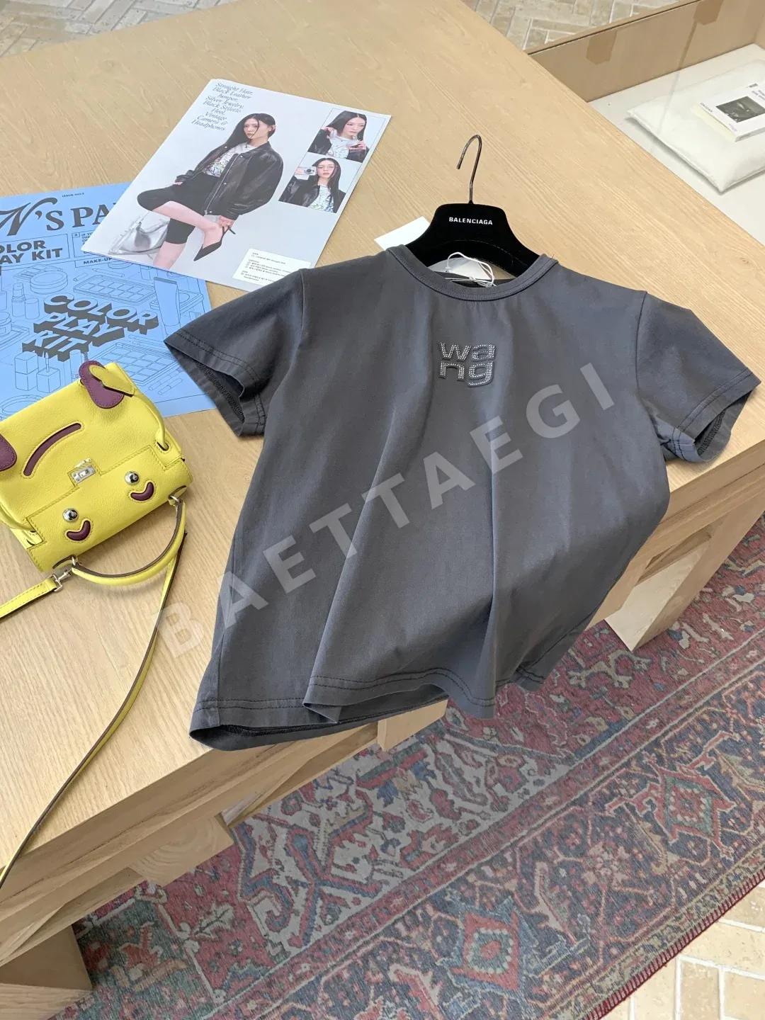 알렉산더왕 크리스탈 라인스톤 장식 반팔 티셔츠 상세 이미지 7