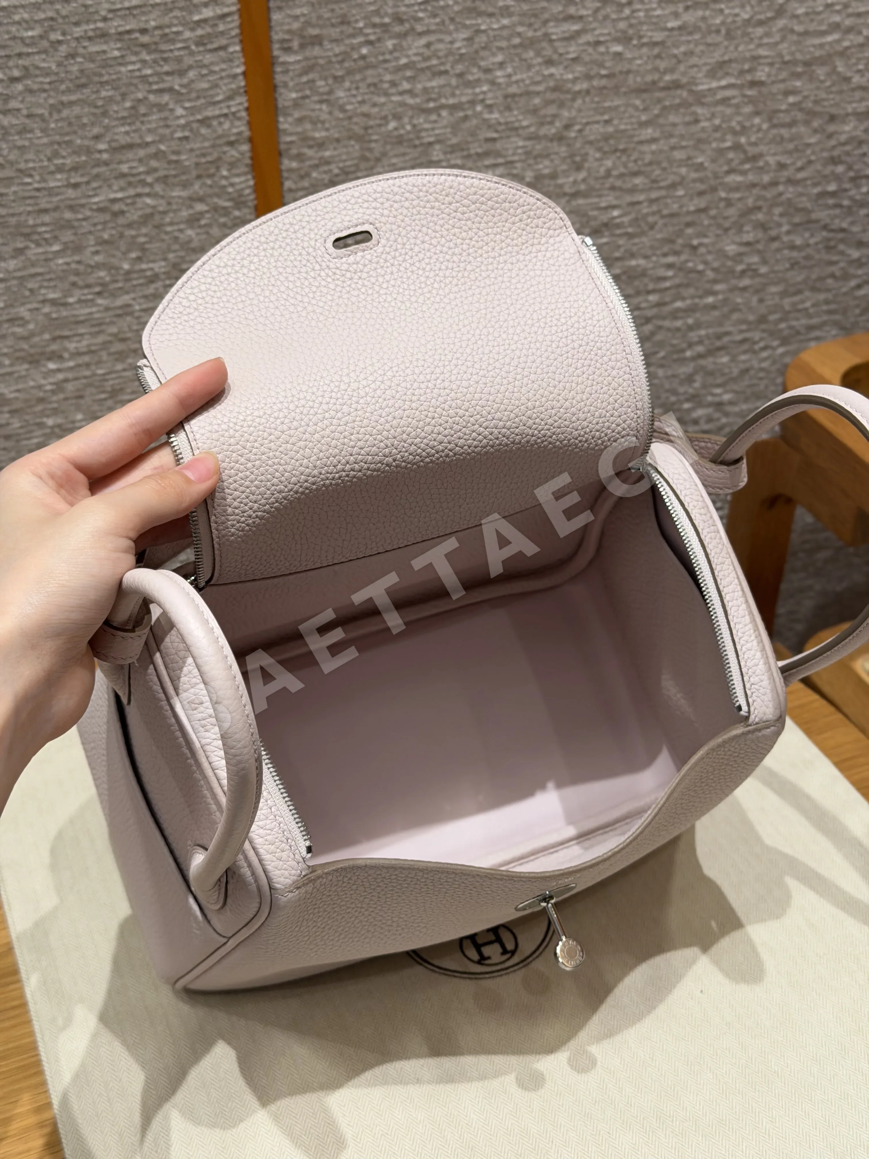 에르메스 린디 26 cm 소가죽 가방 상세 이미지 15