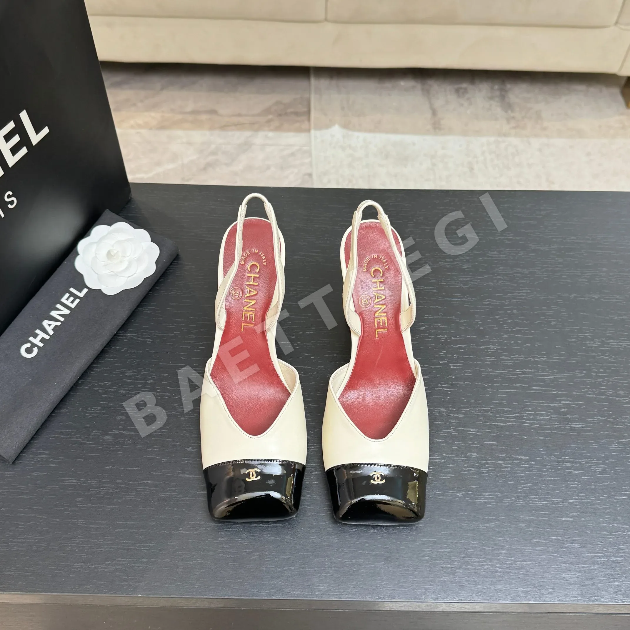 샤넬 더블 C 스티치 스퀘어토 백리스 샌들 98617