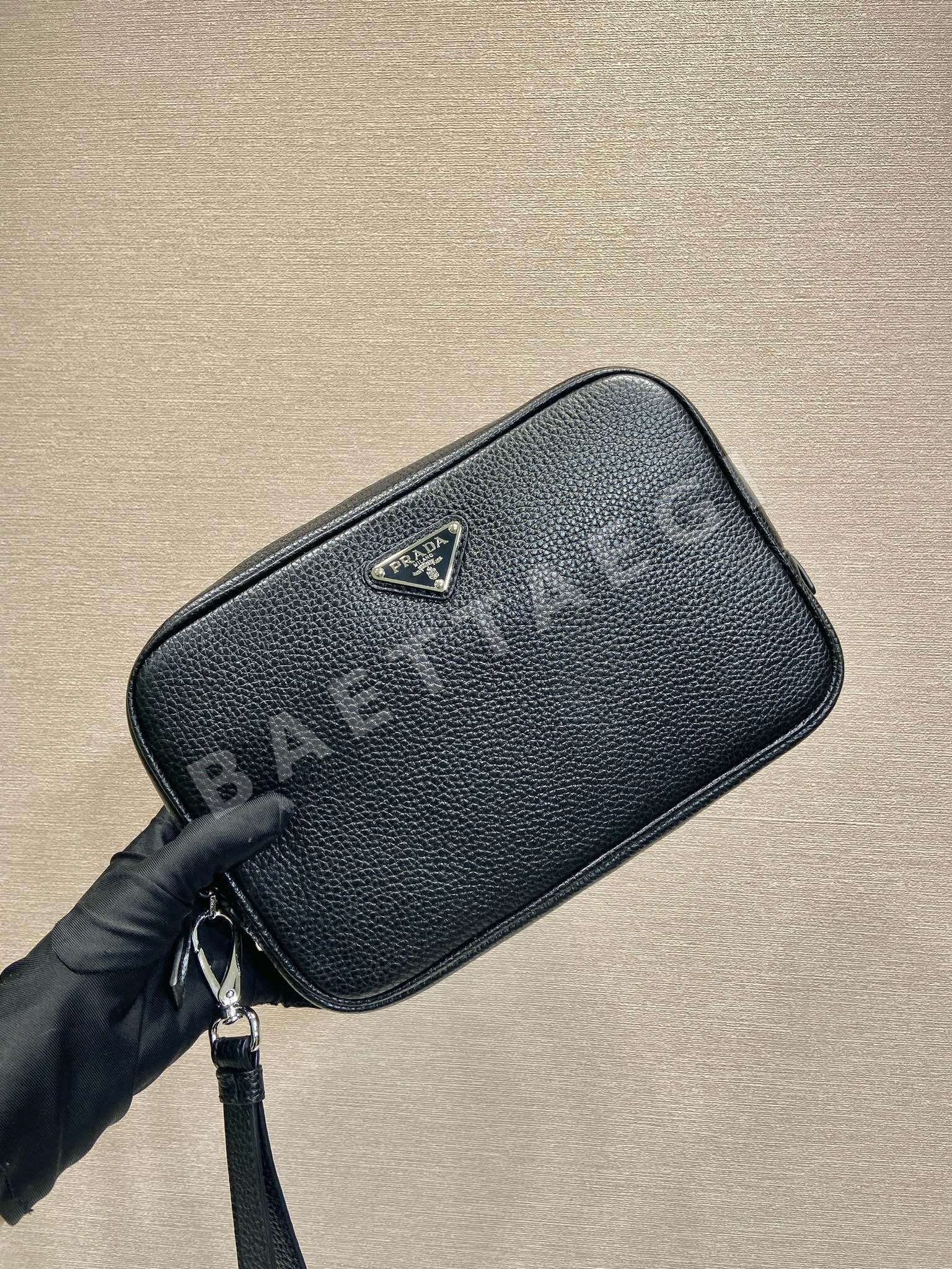 프라다 소가죽 클러치백 2VF017 122883