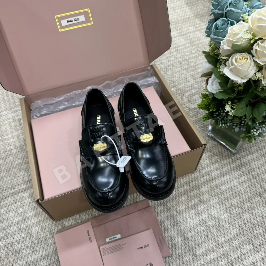 미우미우 레트로 코인 장식 로퍼 94119