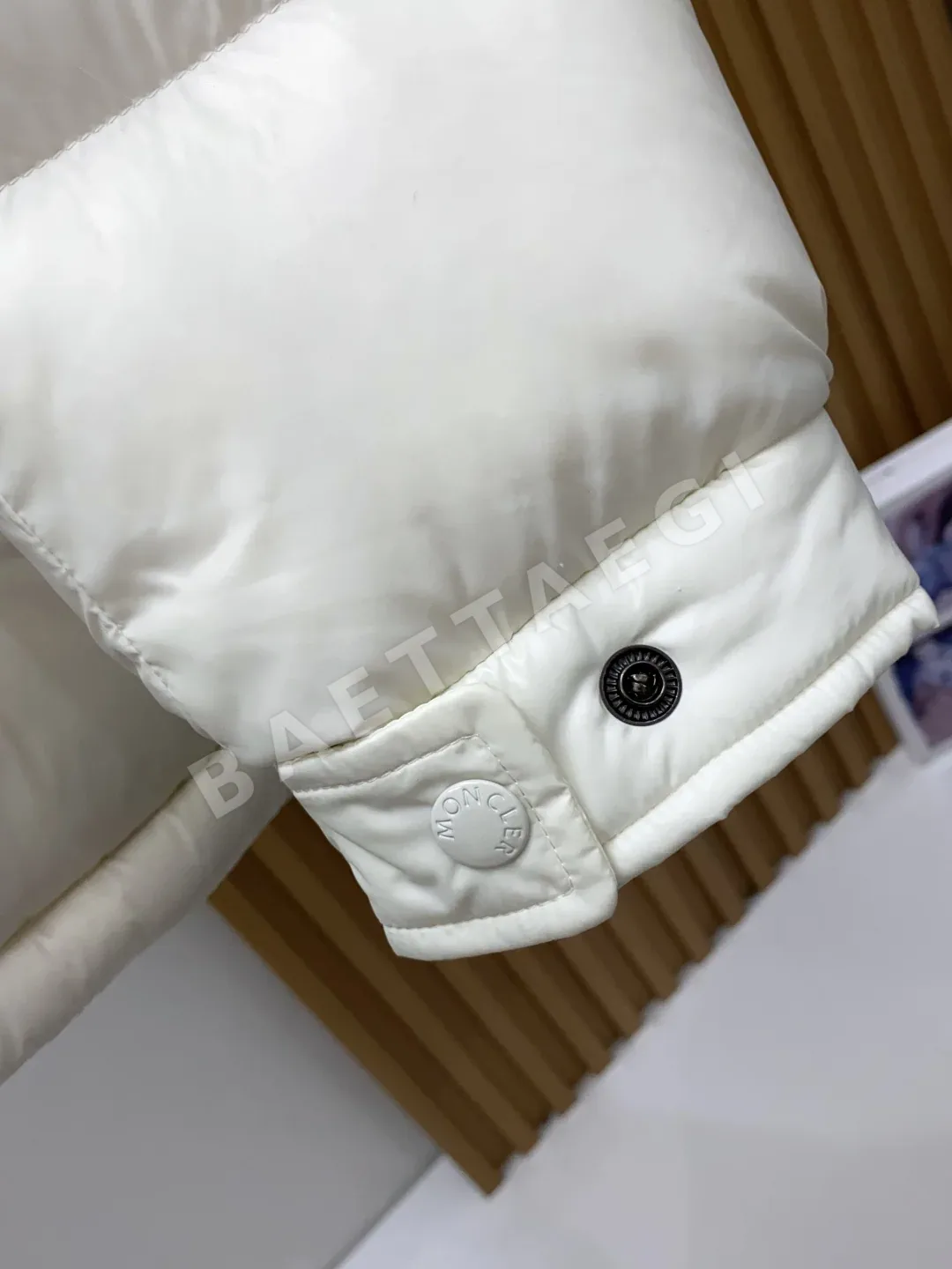 몽클레르 마얀 구스다운 남성 패딩 재킷 상세 이미지 6