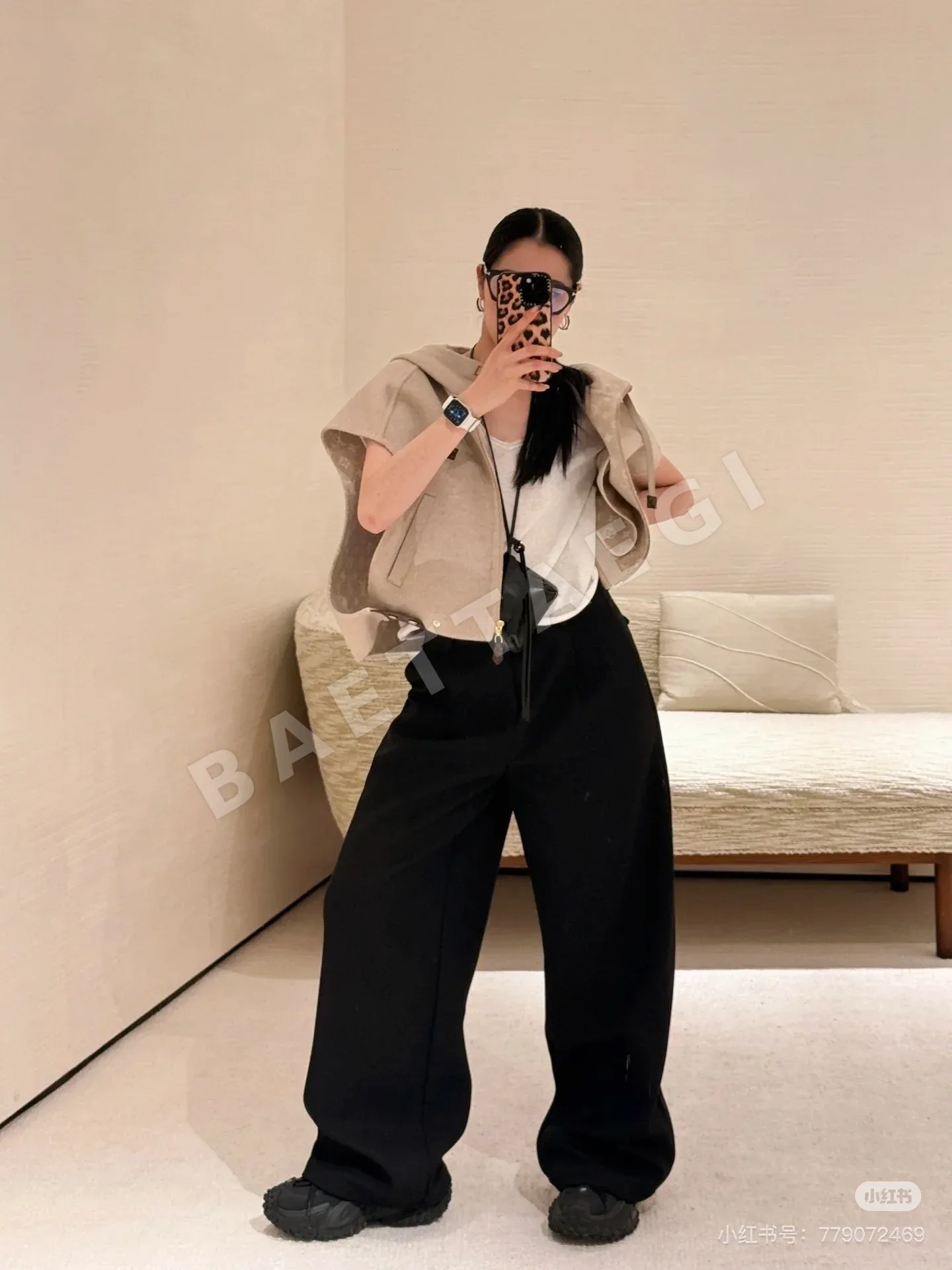 루이비통 오트밀 모노그램 울 자카드 여성 자켓 상세 이미지 8