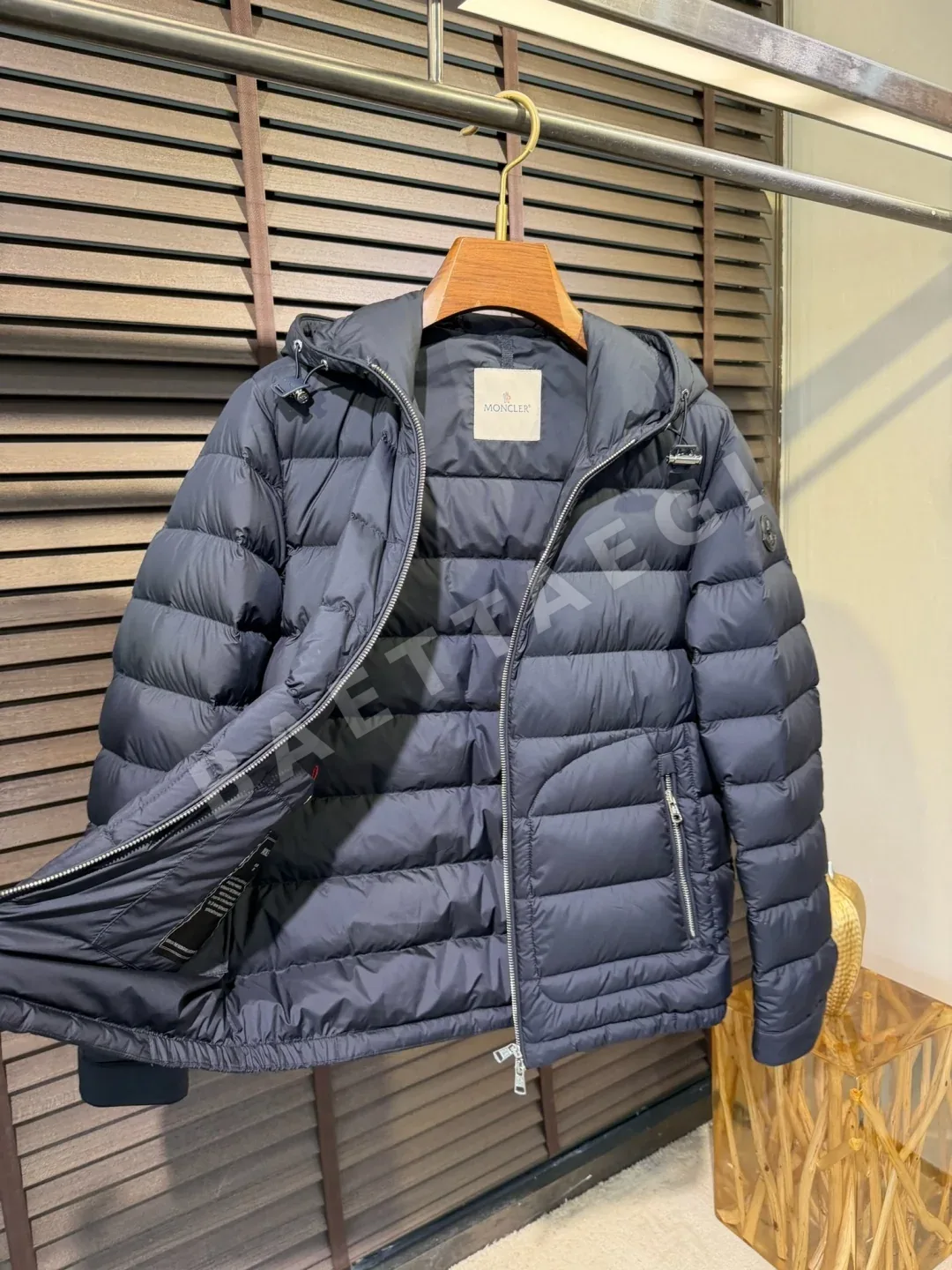 몽클레르(Moncler) 세스트리에 후드 쇼트 다운 재킷 M99805 상세 이미지 8