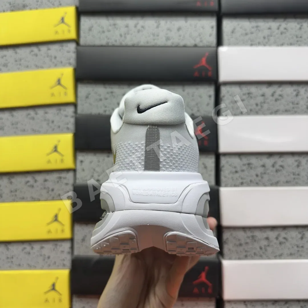 나이키 [5A] 보메로 프리미엄 HQ2050-104 201800 Nike Vomero Premium Grey Fog Dark Obsidian 상세 이미지 5