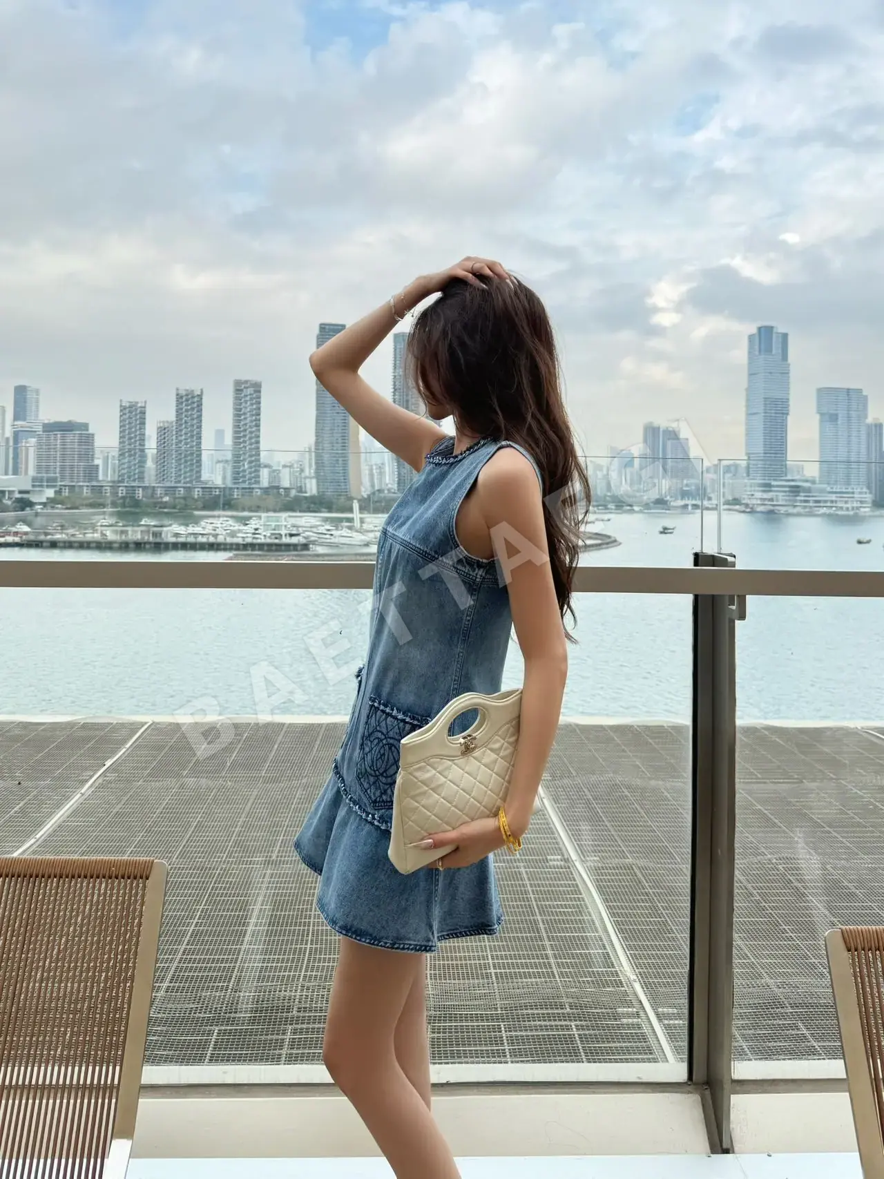 샤넬 더블 C 로고 자수 데님 플리츠 원피스 상세 이미지 5