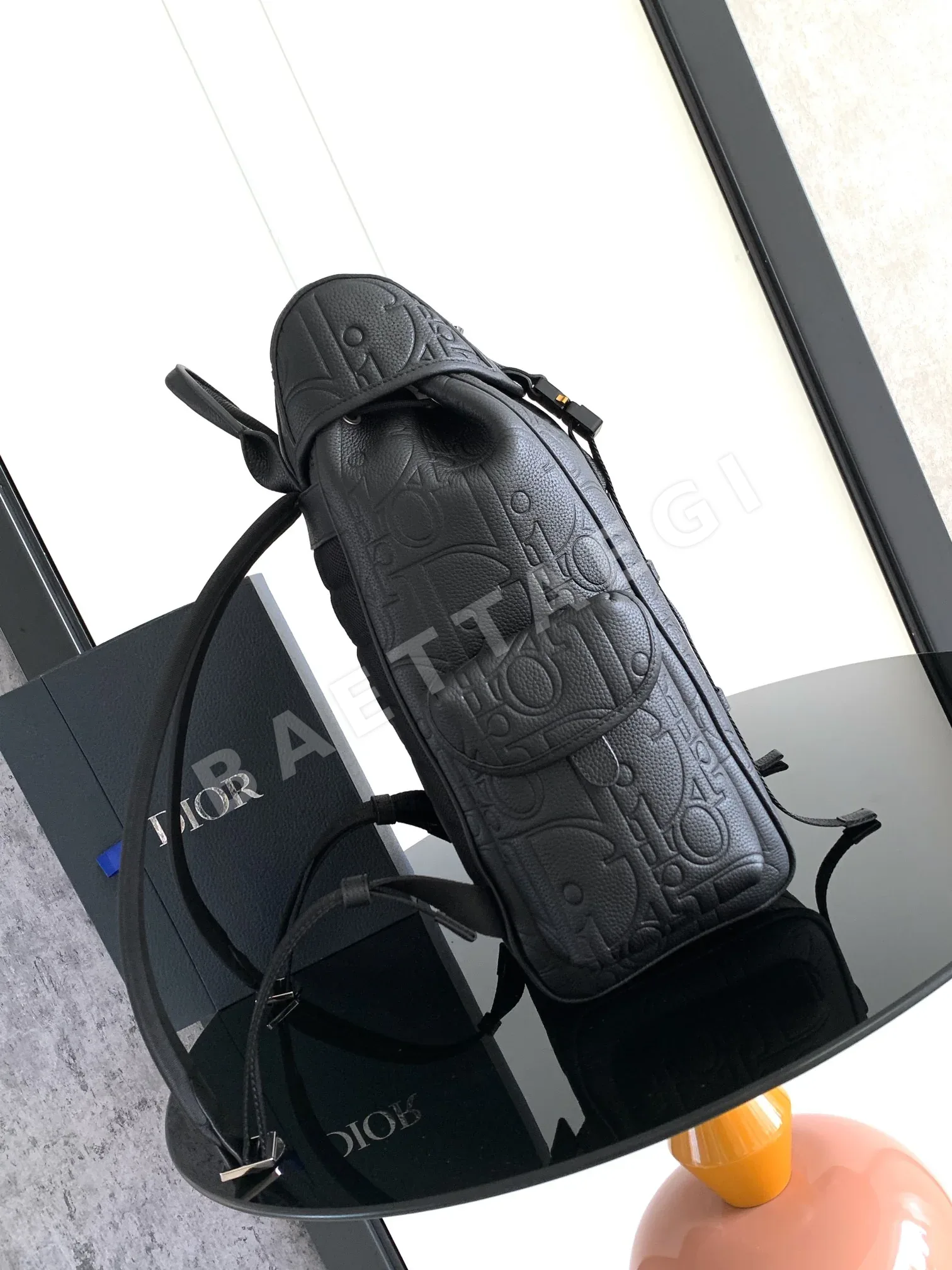 디올 그래비티 가죽 백팩 상세 이미지 2