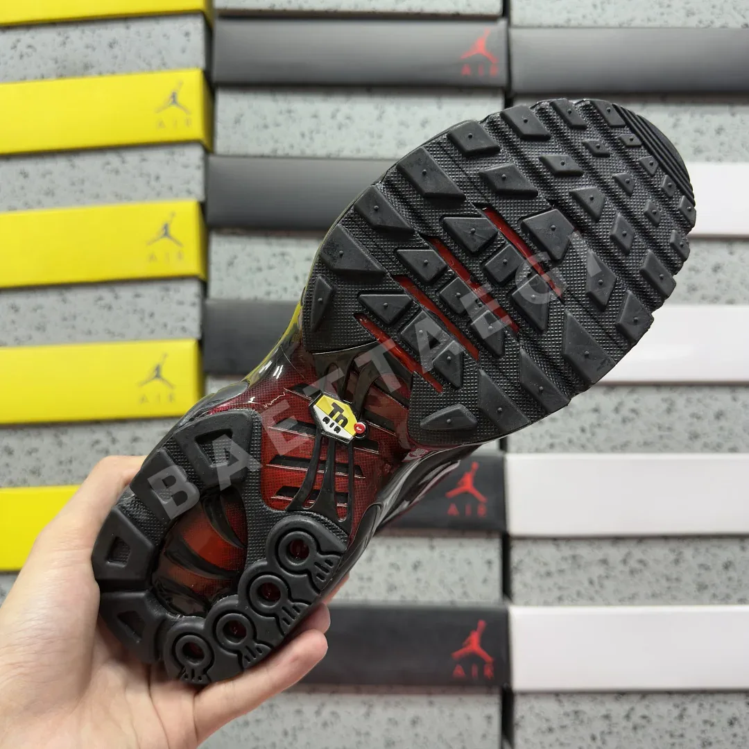 나이키 [BD] 에어 맥스 플러스 DC1936-001 201873 Nike Air Max Plus Deadpool 상세 이미지 2