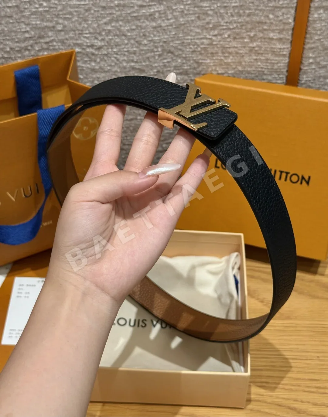 루이비통 JD350 이니셜 리버서블 가죽 벨트 상세 이미지 3