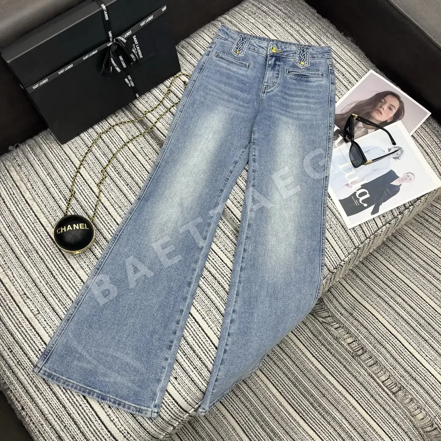 생로랑 플레어 워시 진 바지 상세 이미지 2