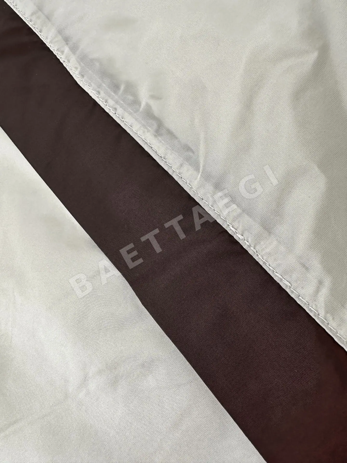 프라다 컬러블록 나일론 남성 자켓 상세 이미지 8