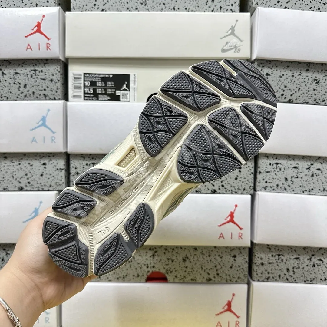 아식스 [RT] 젤 NYC 1203A383-302 200364 Asics Gel-NYC Ivy Smoke Grey 상세 이미지 4