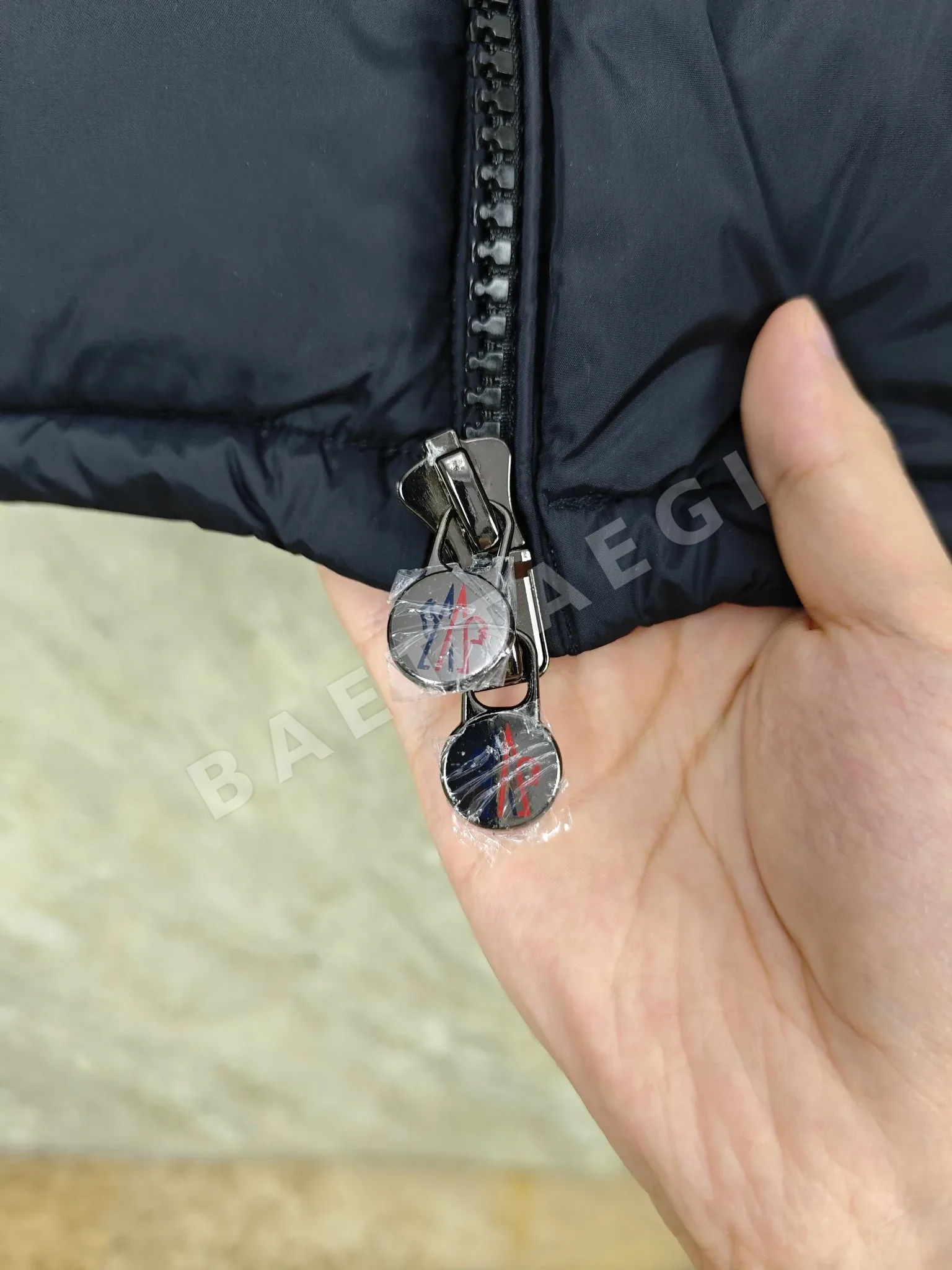 몽클레르 마야프 쇼트 다운 자켓 상세 이미지 9