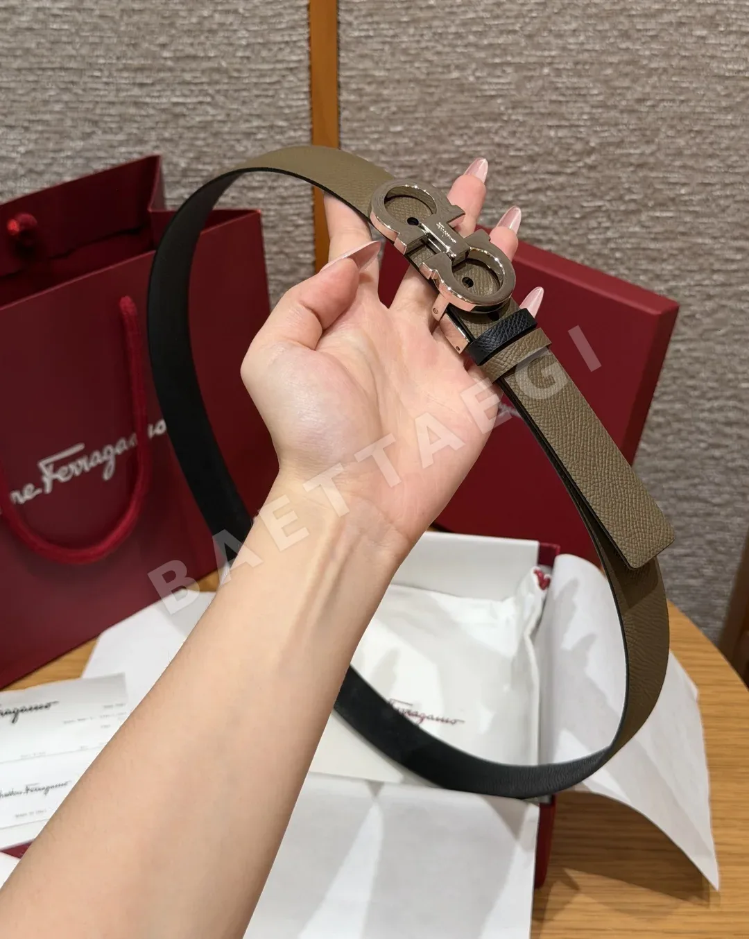 페레가모 필라 25mm 간치니 버클 슬림 리버시블 벨트 상세 이미지 3