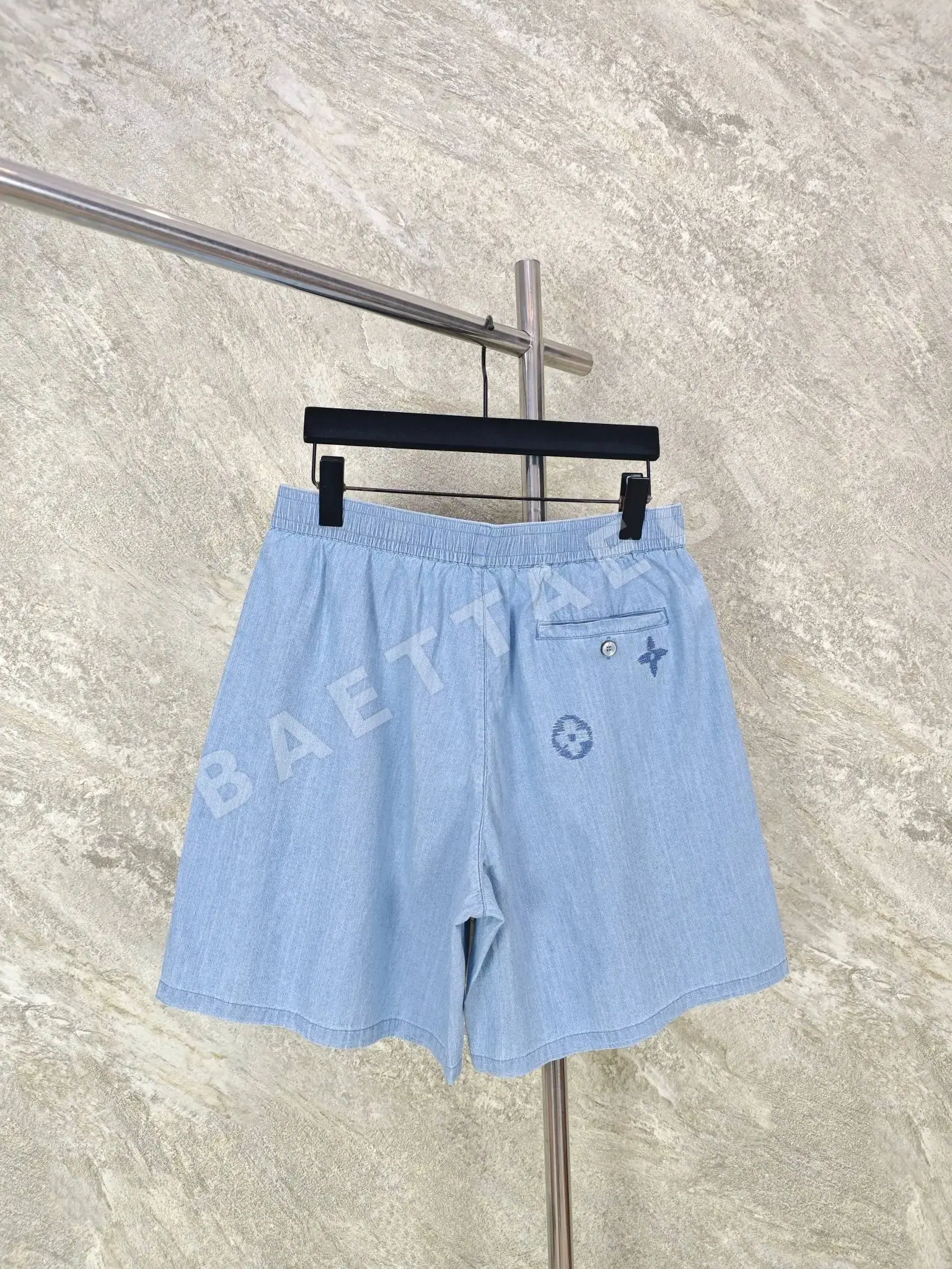 루이비통 샹보르 자수 로고 남성 반바지 상세 이미지 2