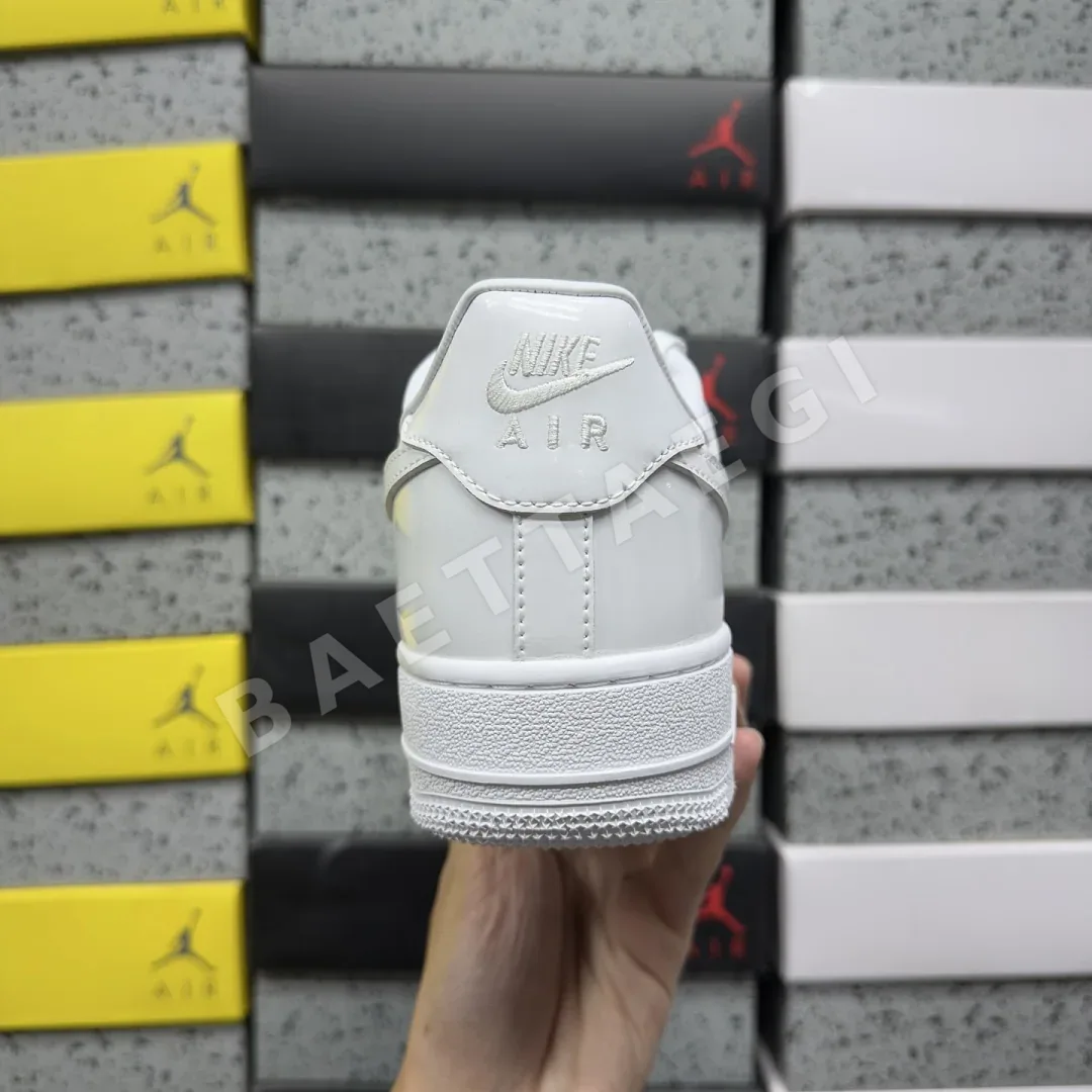나이키 [MAX] 에어 포스 1 로우 IV2857-100 201752 Nike Air Force 1 Low '07 Premium White 상세 이미지 3