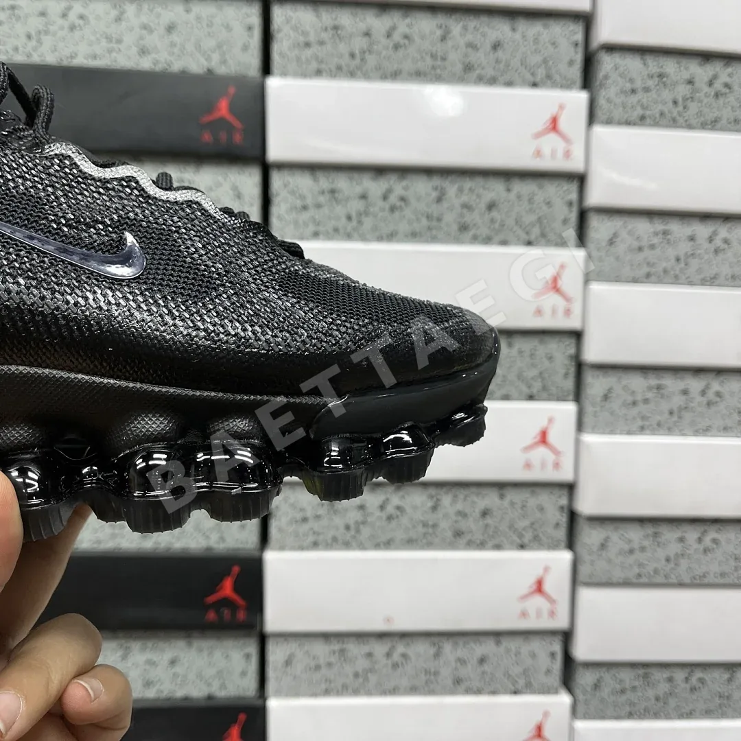 나이키 [EG] 에어 IQ8601-001 201665 Nike Air Liquid Max Fragment Black 상세 이미지 6
