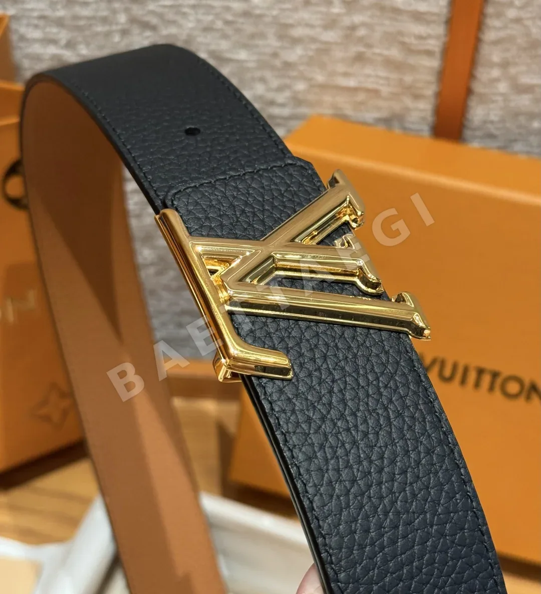 루이비통 TAURILLON 40mm 양면 가죽 벨트 상세 이미지 5