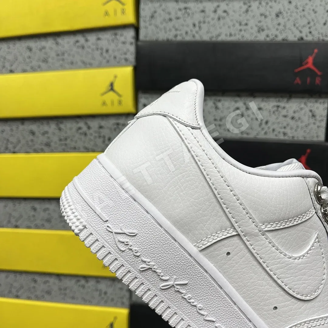 나이키 [XY/PB] 에어 포스 1 로우 SP CZ8065-100 201734 Nike Air Force 1 Low SP Drake NOCTA 상세 이미지 10