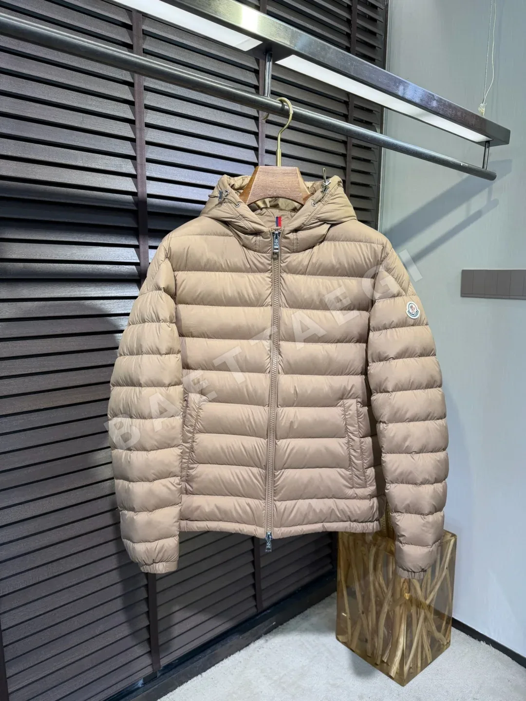 몽클레르 베르메일 후드 쇼트 다운 자켓 M3552