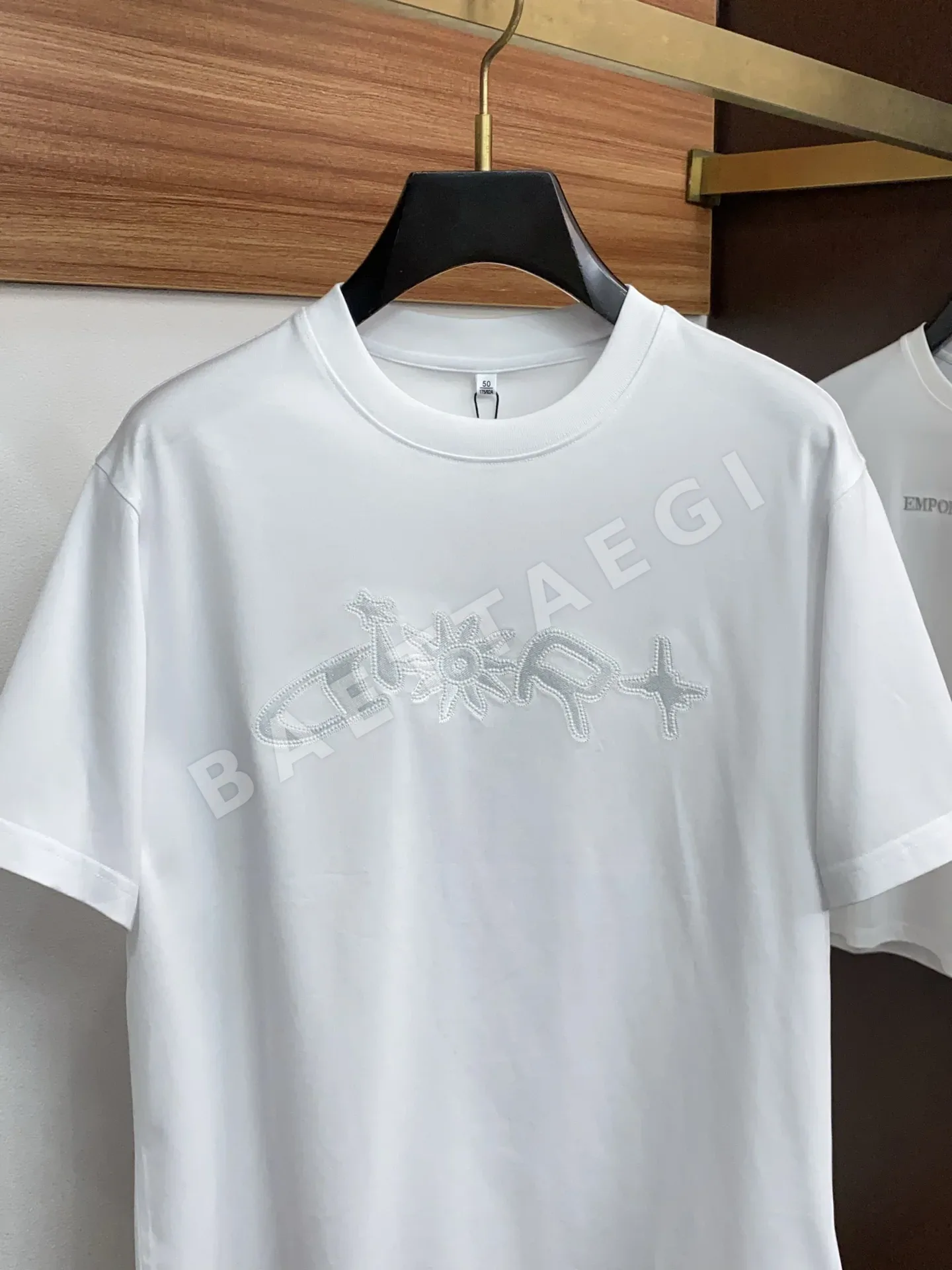 디올 크루넥 로고 반팔 티셔츠 남성의류 상세 이미지 2