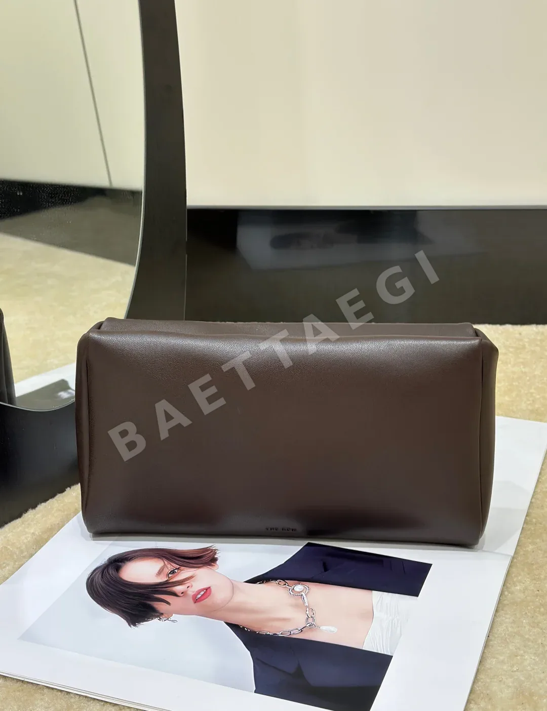 더로우 워터 다잉 램스킨 클러치백 상세 이미지 2