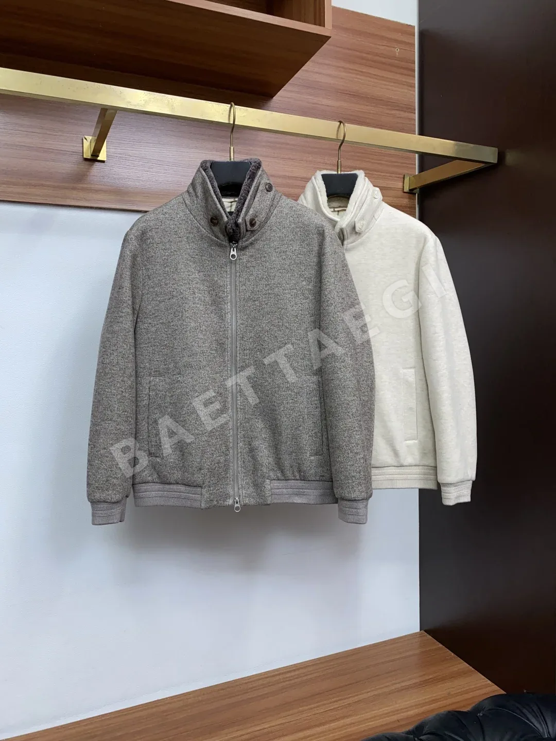 로로피아나 벨벳 소재 남성 다운 자켓 상세 이미지 9