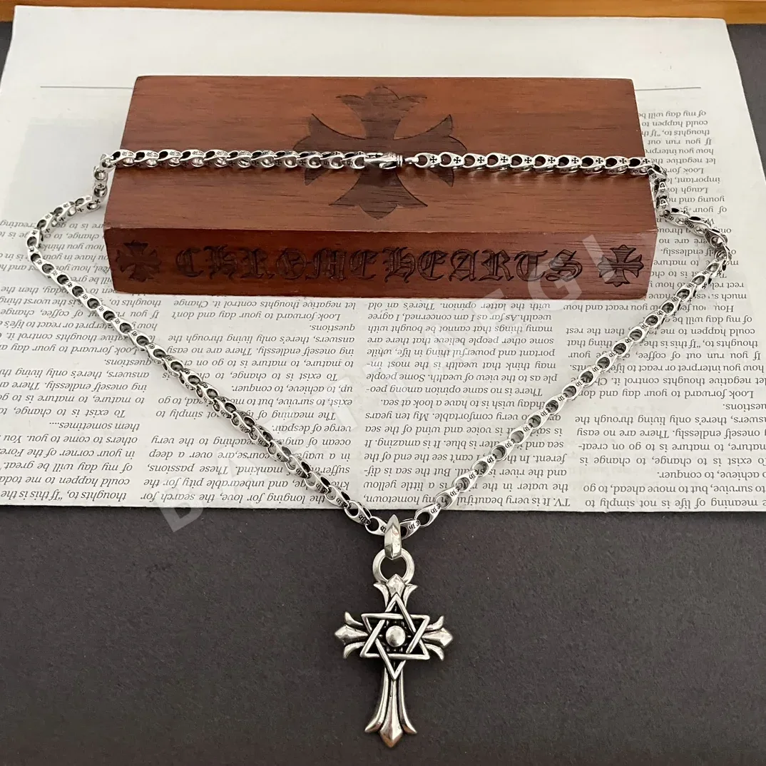 크롬하츠 빈티지 십자가 원형 목걸이 상세 이미지 4