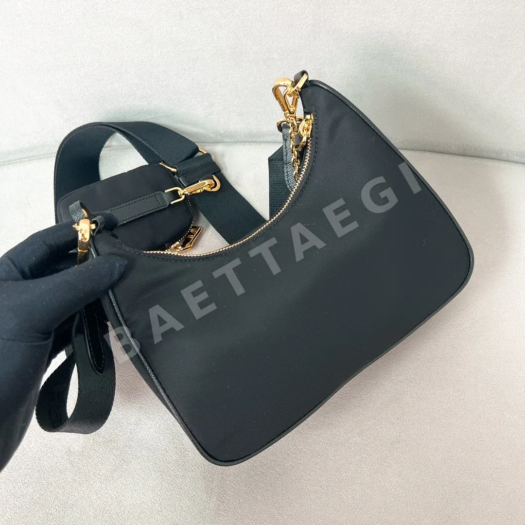 프라다 골드 버클 호보백 1BH204 상세 이미지 4