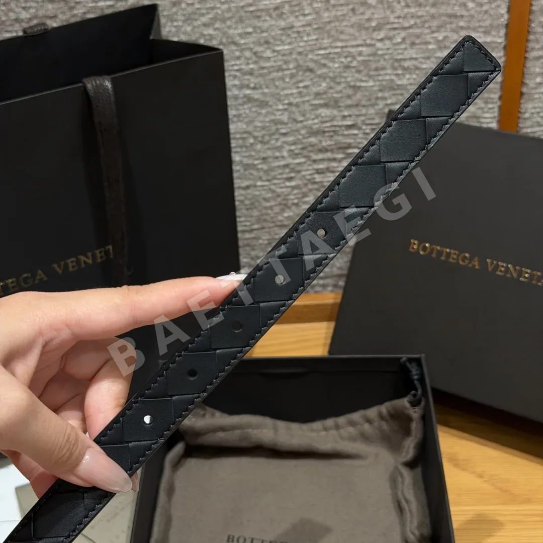 보테가베네타 실키 카프스킨 인트레치아토 벨트 상세 이미지 6