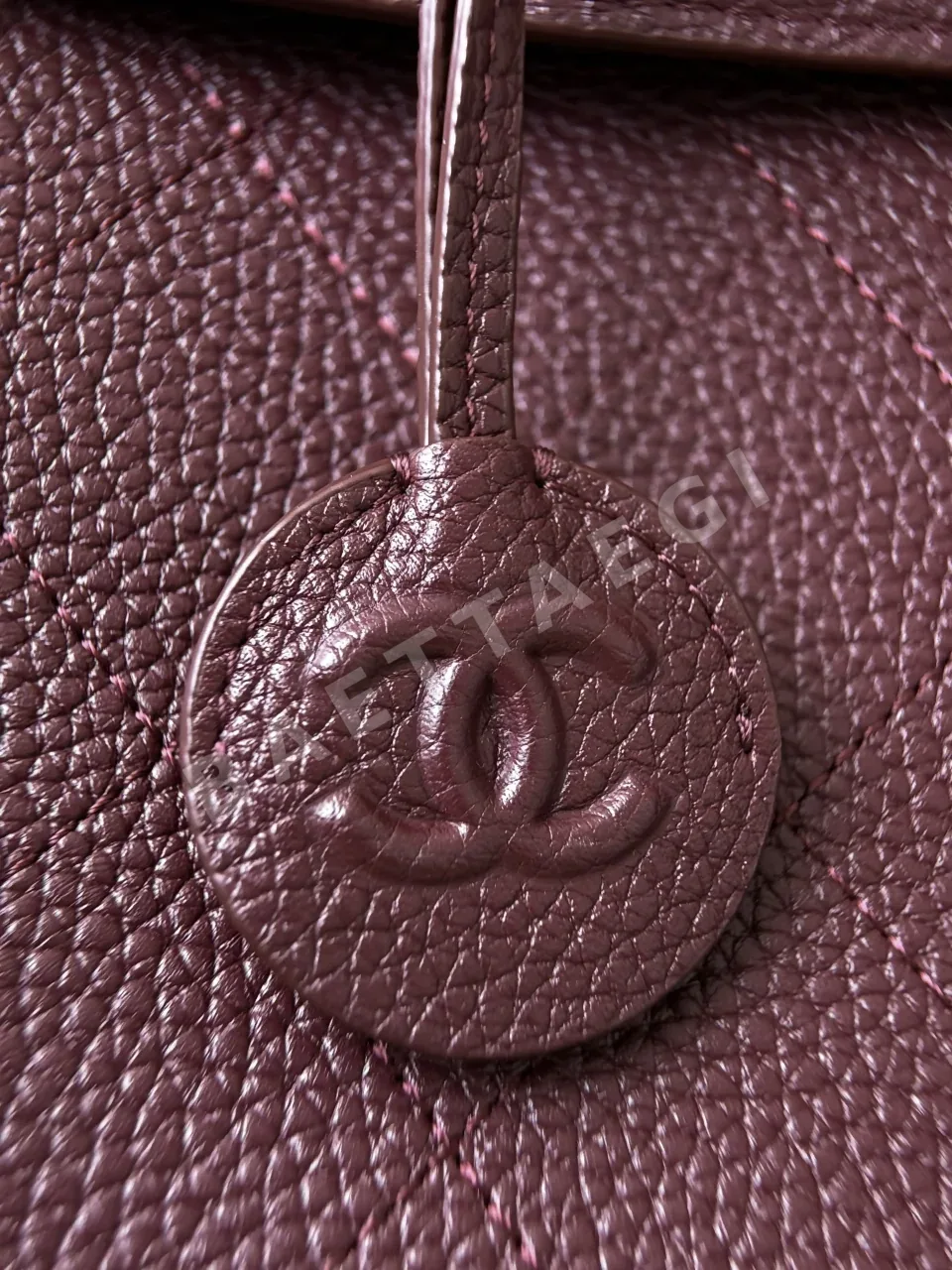 샤넬 버건디 바게트 가방 상세 이미지 3