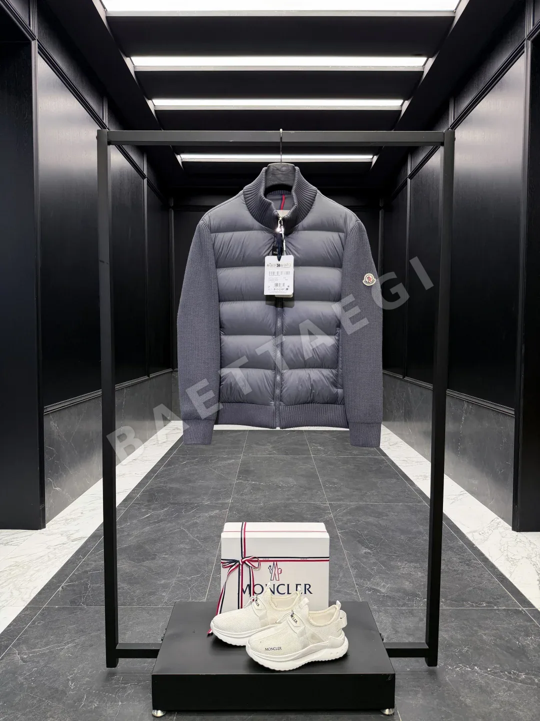 몽클레르(Moncler)의 트리콧 패딩 집업 가디건 170943
