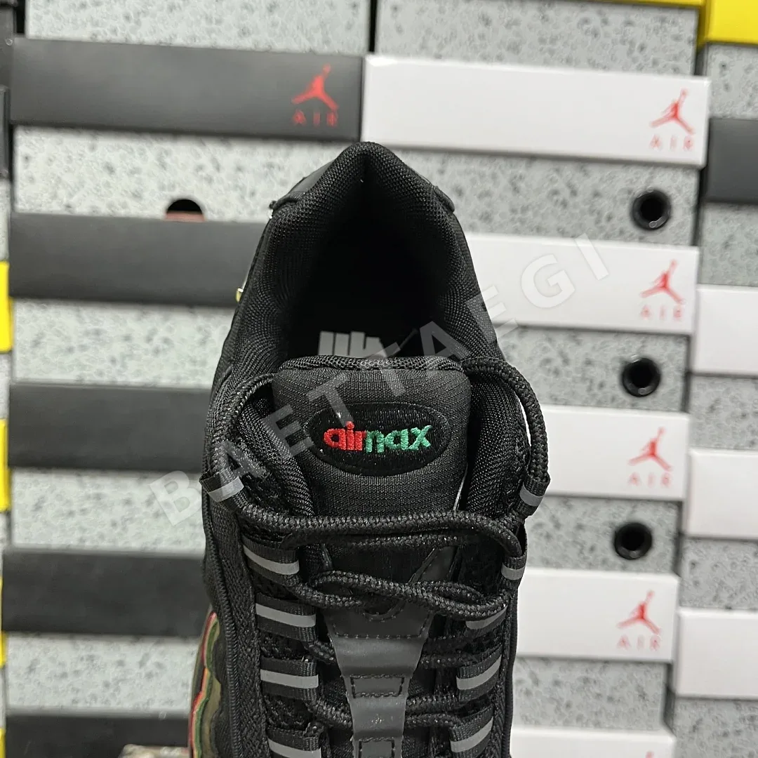 나이키 [XY] 에어 맥스 95 SP IB4453-001 201492 Nike Air Max 95 SP Undefeated Black 상세 이미지 2