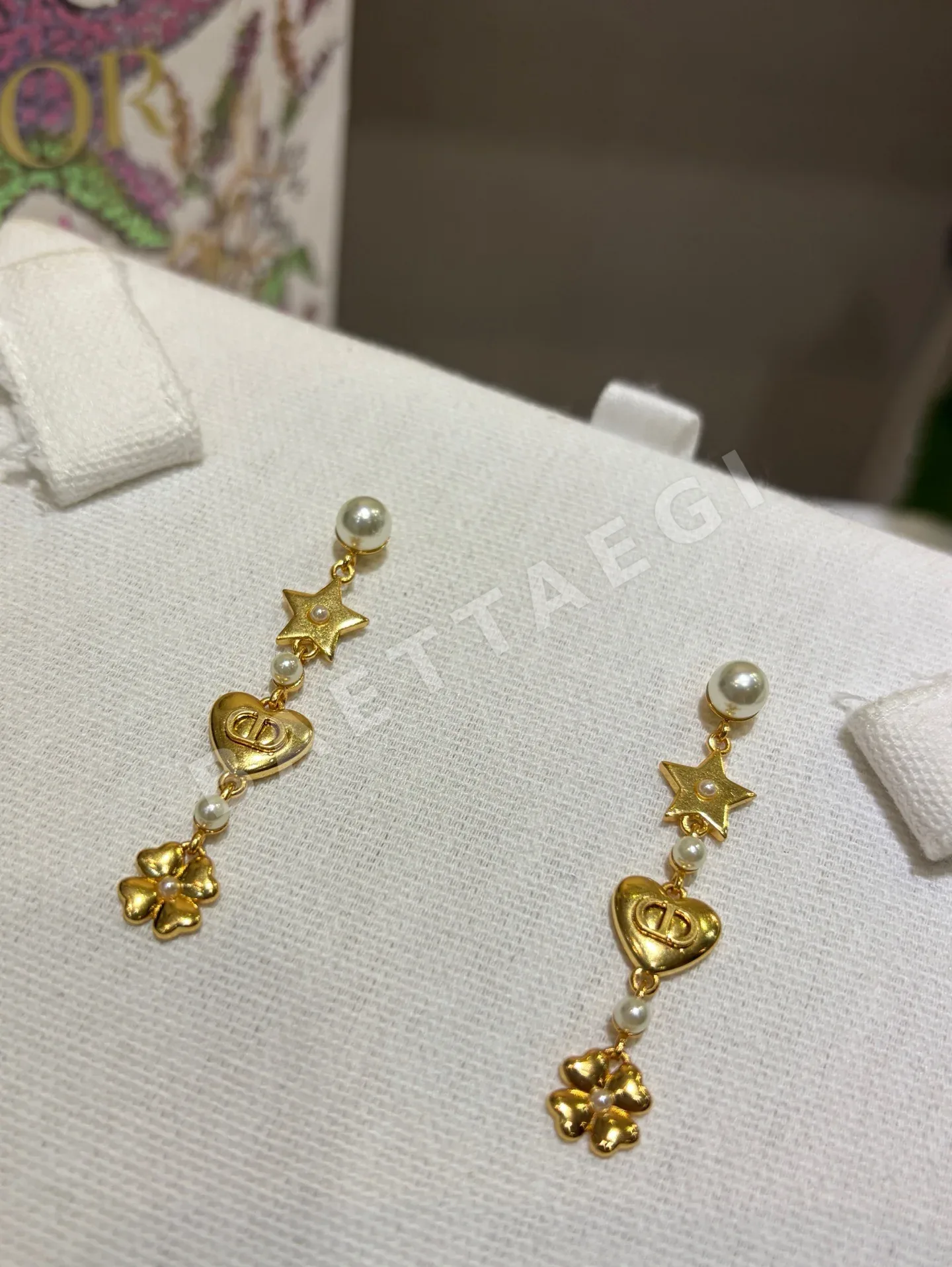 디올 귀걸이 135215
