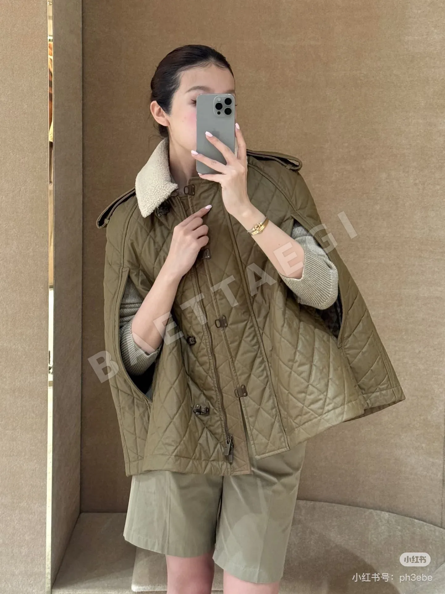 버버리 퍼 카라 퀼팅 케이프 코트 상세 이미지 6