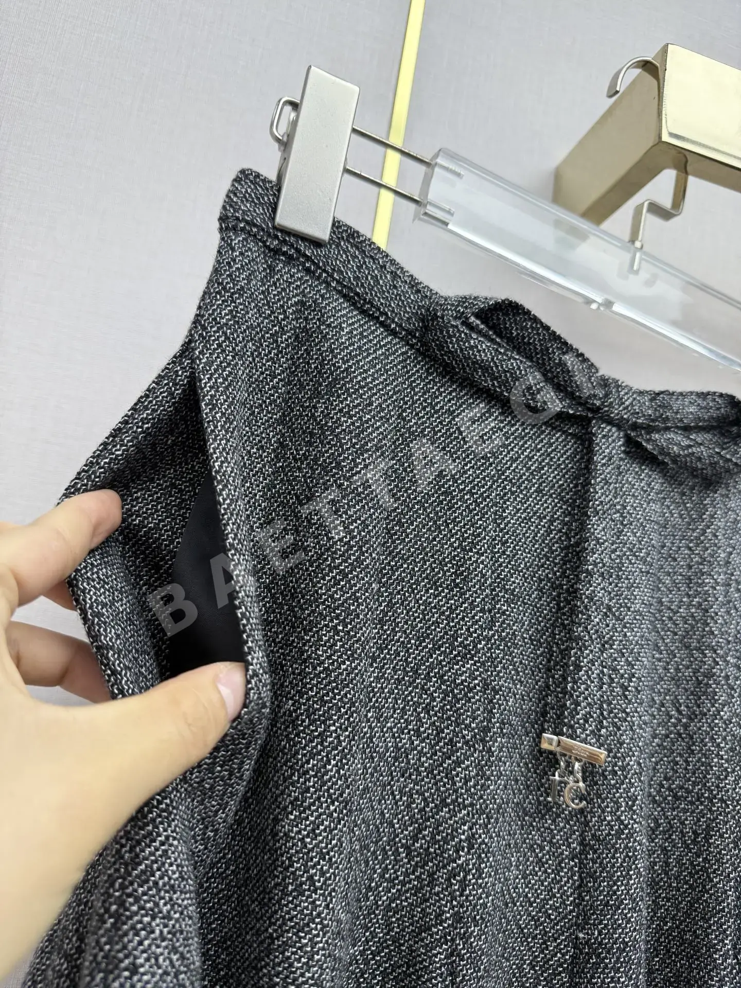 디올 헤더 그레이 울 미디 스커트 상세 이미지 4