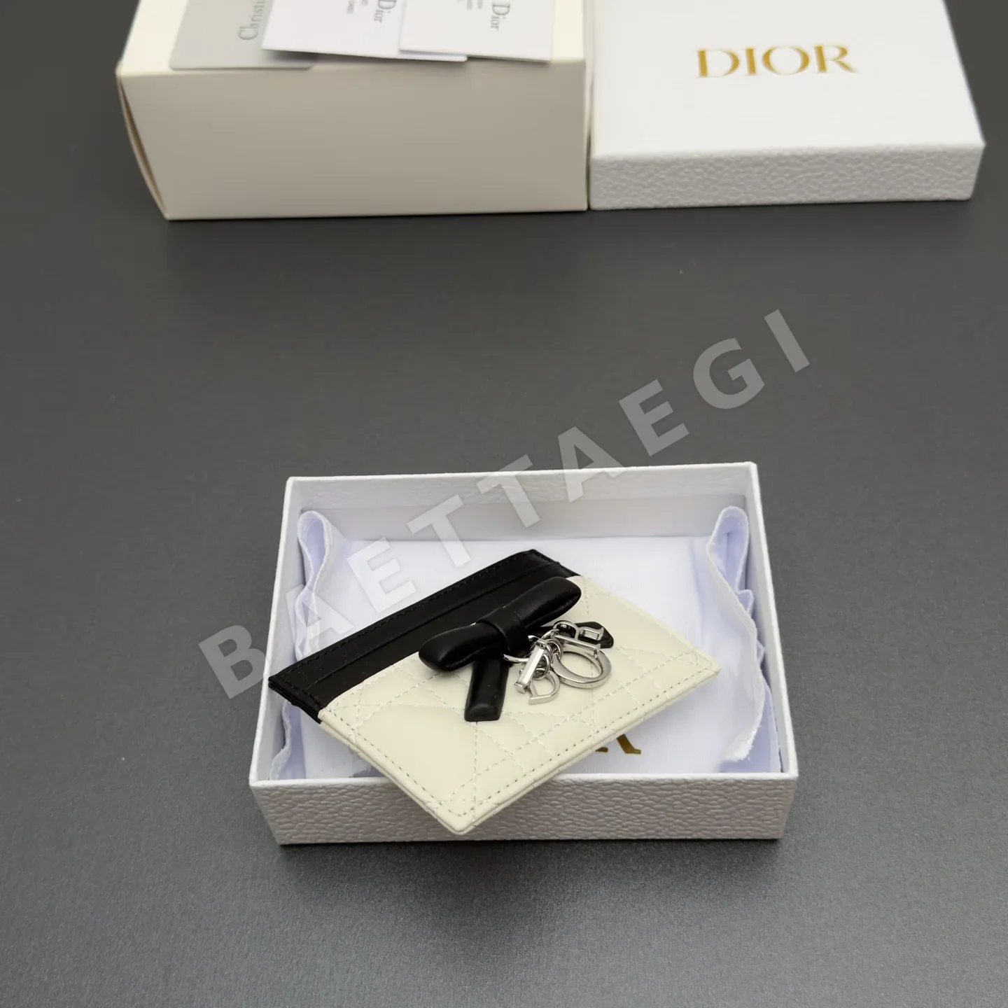 디올 레디프리지아 램스킨 카드홀더 지갑 S2604 상세 이미지 6