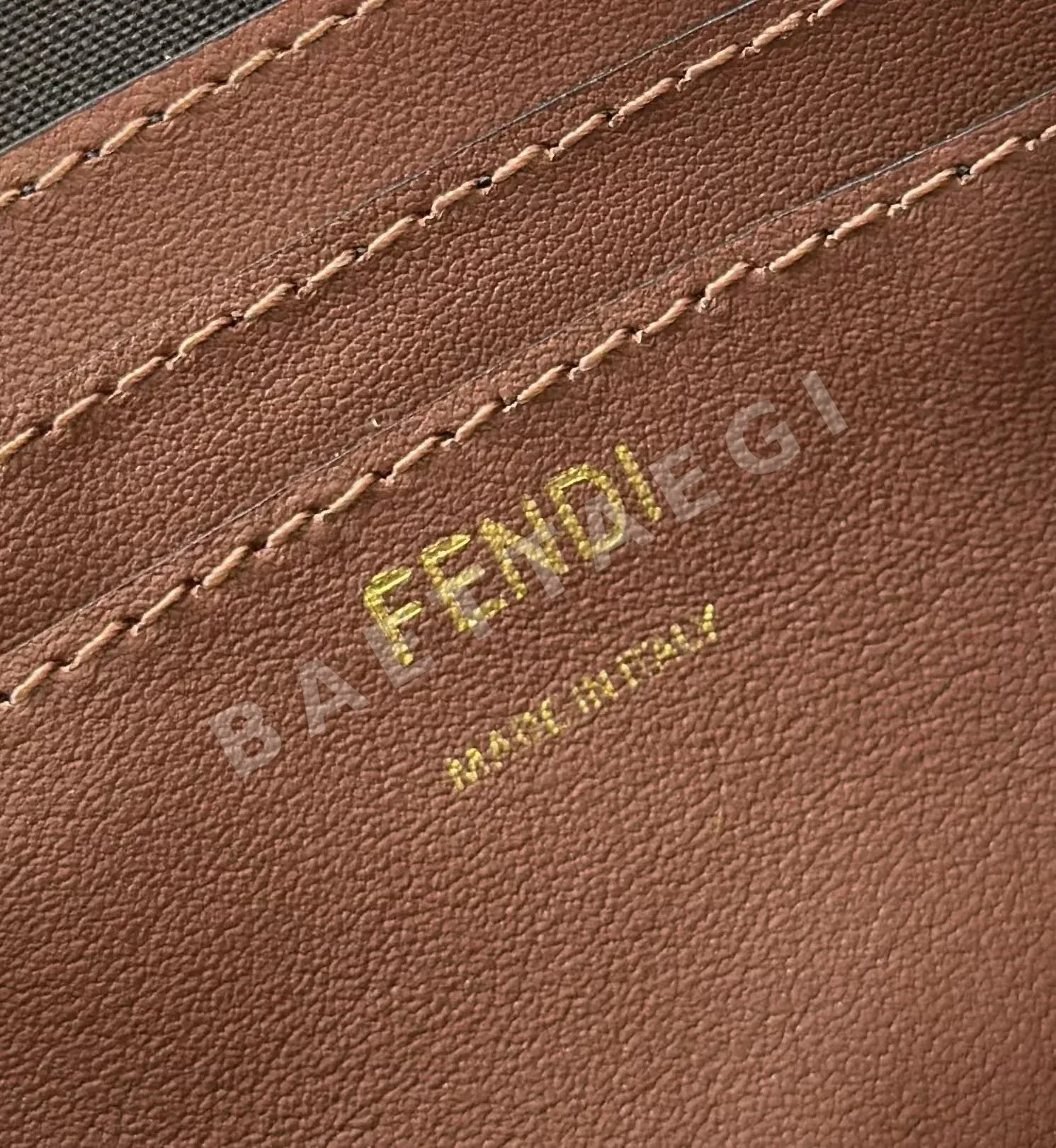 펜디 더블 F 로고 데님 바게트 클러치 가방 상세 이미지 7