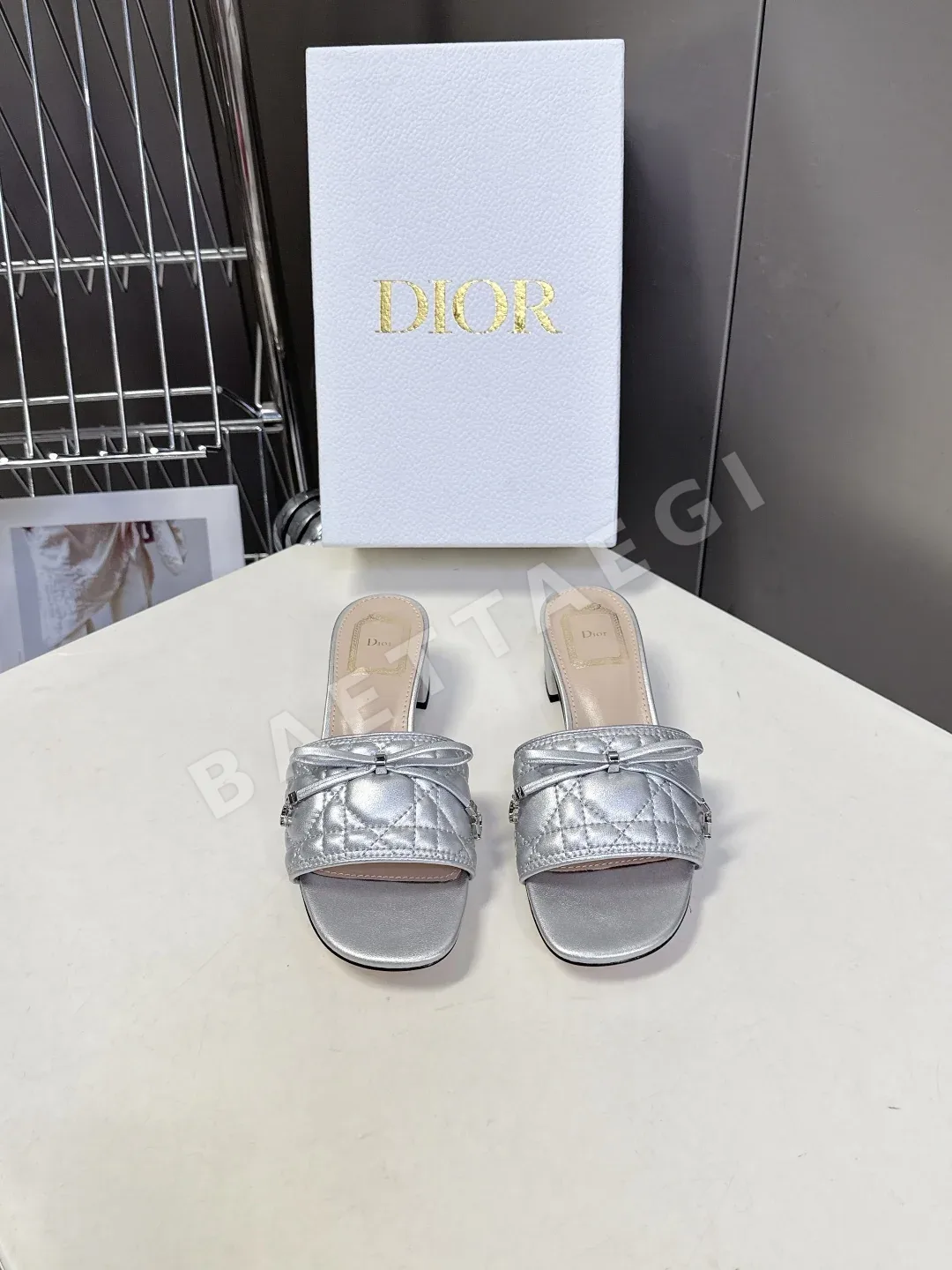 디올 카나주 퀼팅 리본 청키힐 샌들 98553