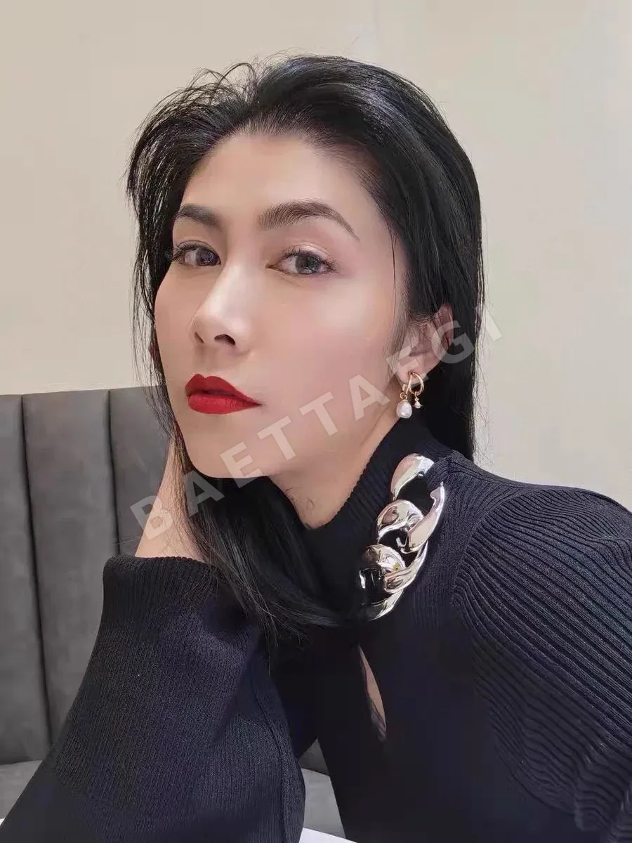 비비안웨스트우드 새턴 진주 귀걸이 상세 이미지 2
