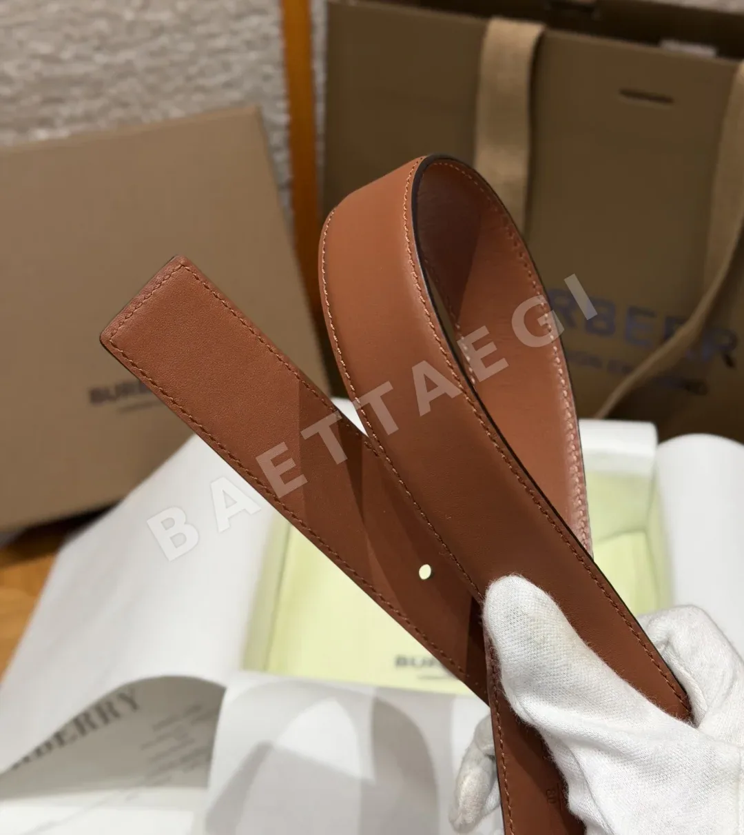 버버리 스무스 송아지가죽 핀버클 벨트 상세 이미지 6