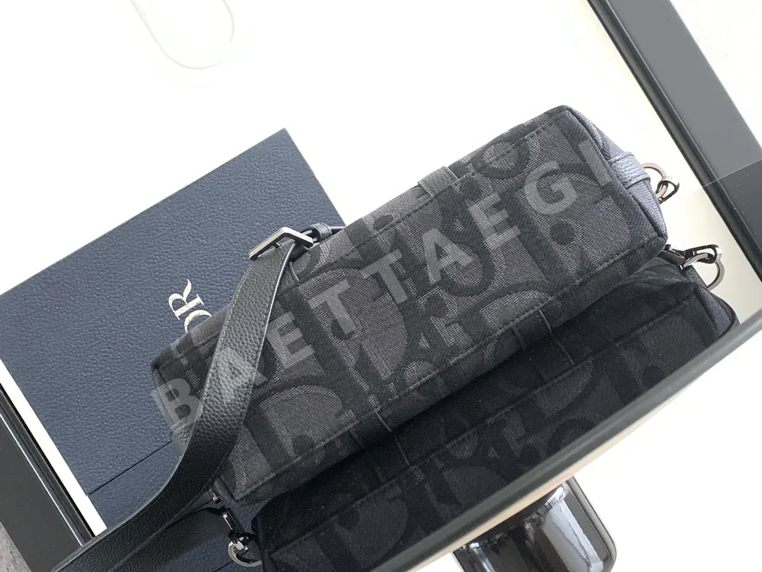 디올 오블리크 위크엔더 토트 가방 상세 이미지 4