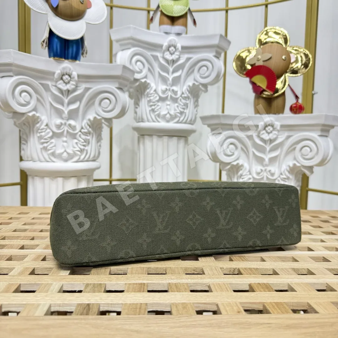 루이비통 포쉐트 보야주 수플 핸드백 상세 이미지 4