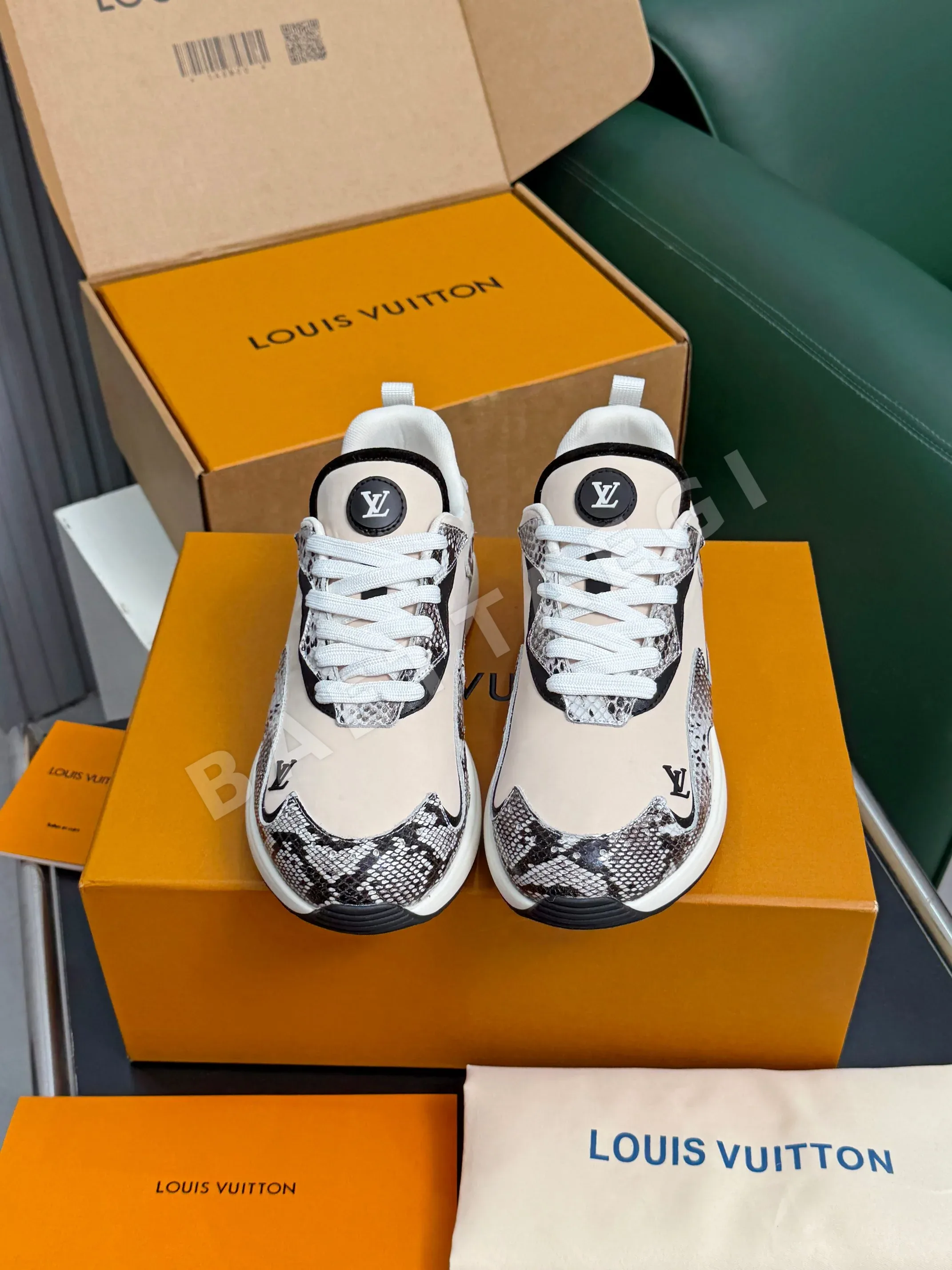 루이비통 LV 드롭 300 (LV Drop 300) 스니커즈 상세 이미지 3